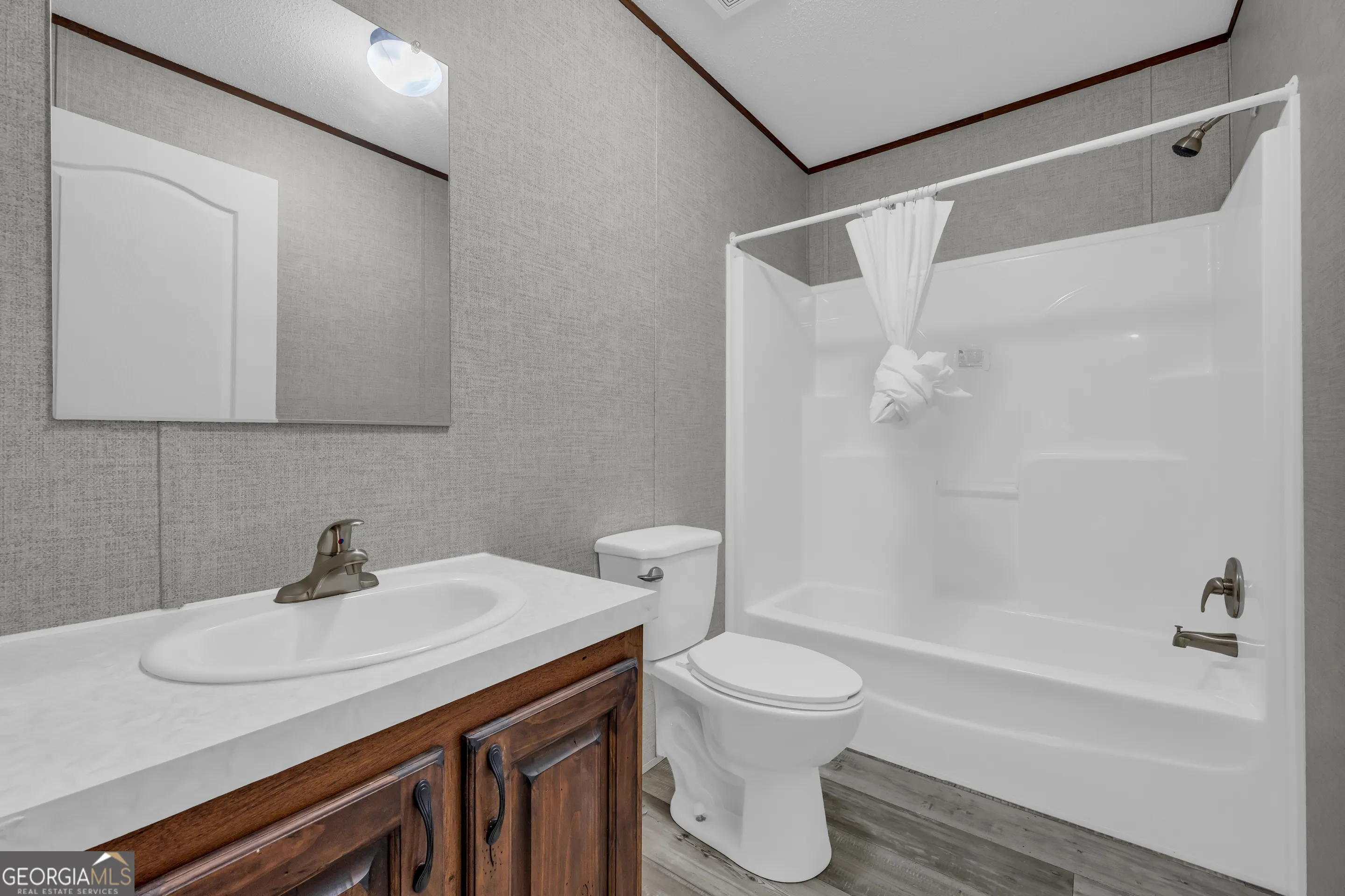 596 Pinetree Circle