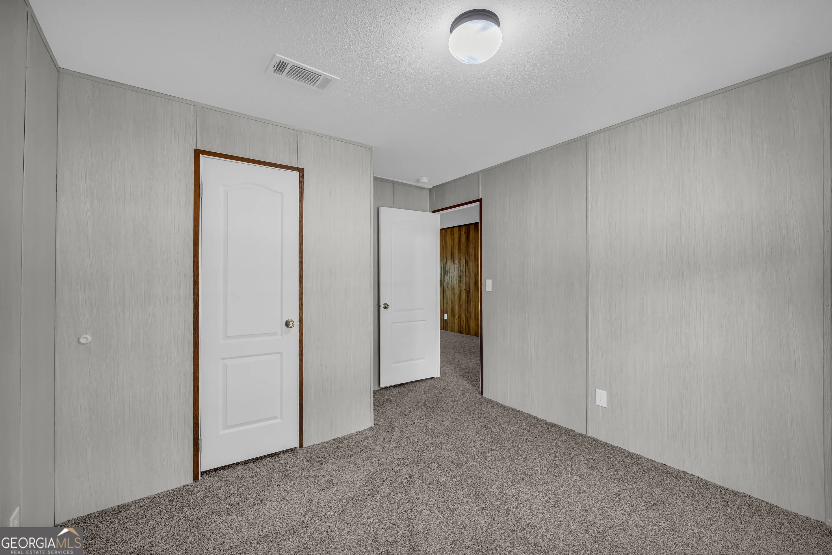 596 Pinetree Circle
