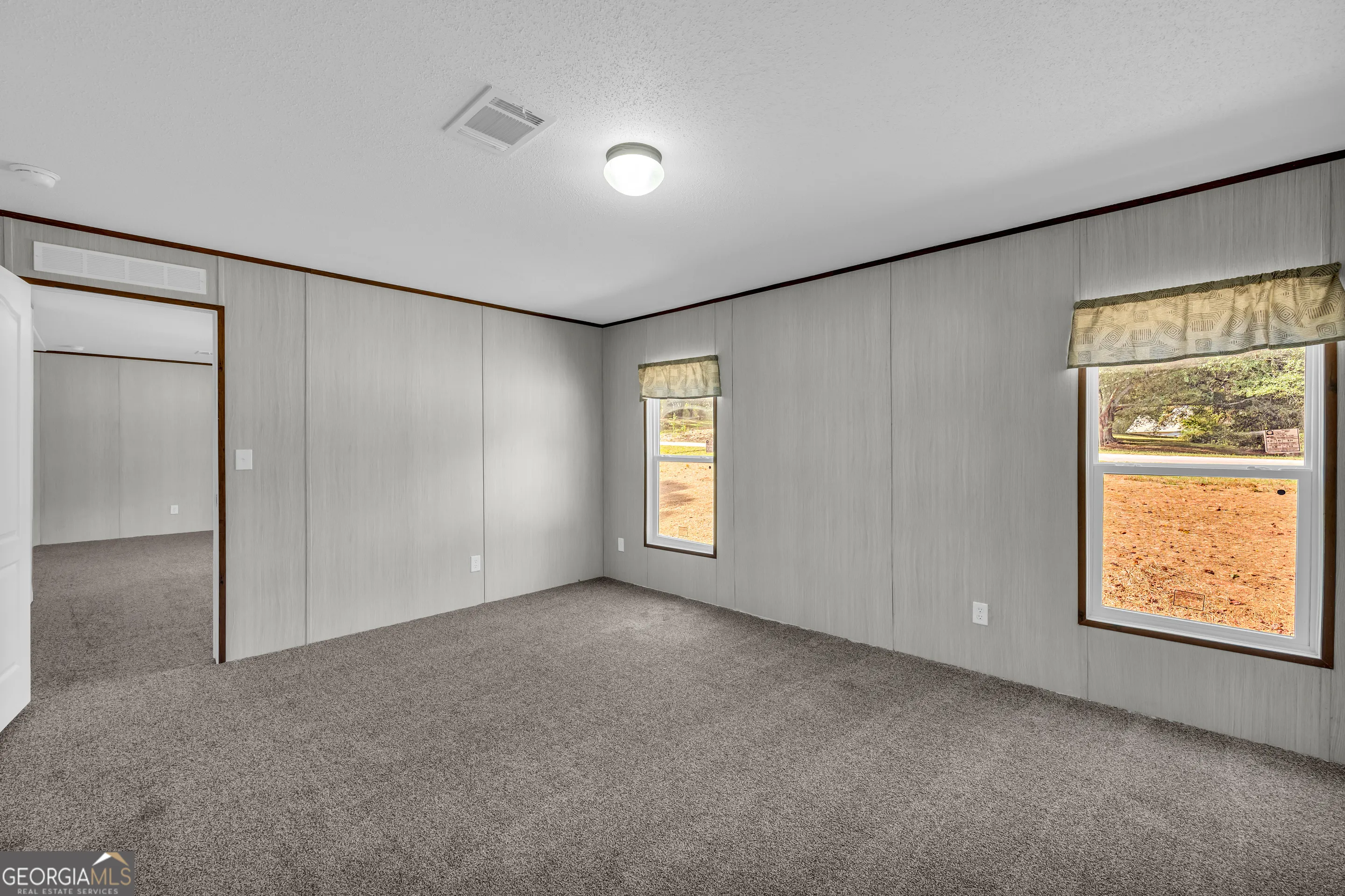 596 Pinetree Circle