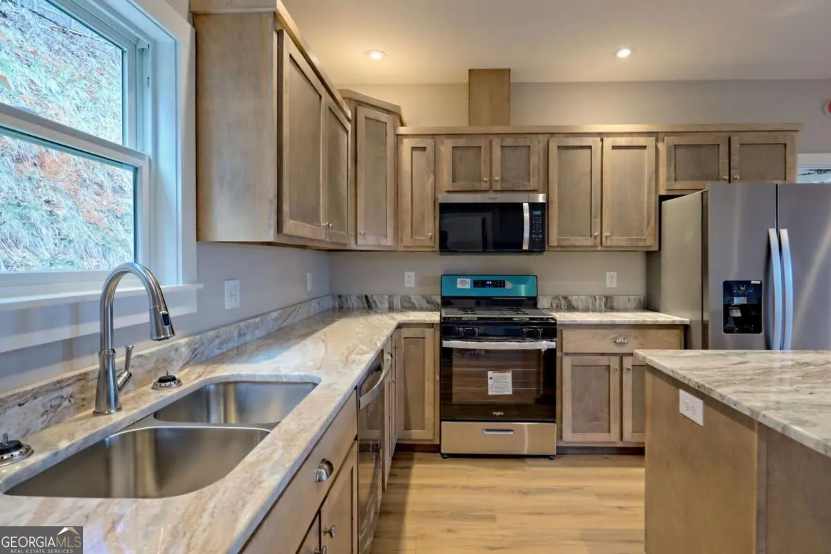 1378 Summit Trail