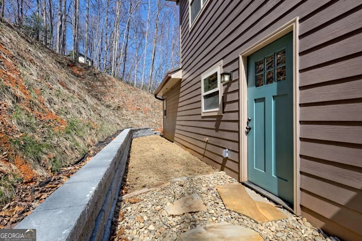1378 Summit Trail