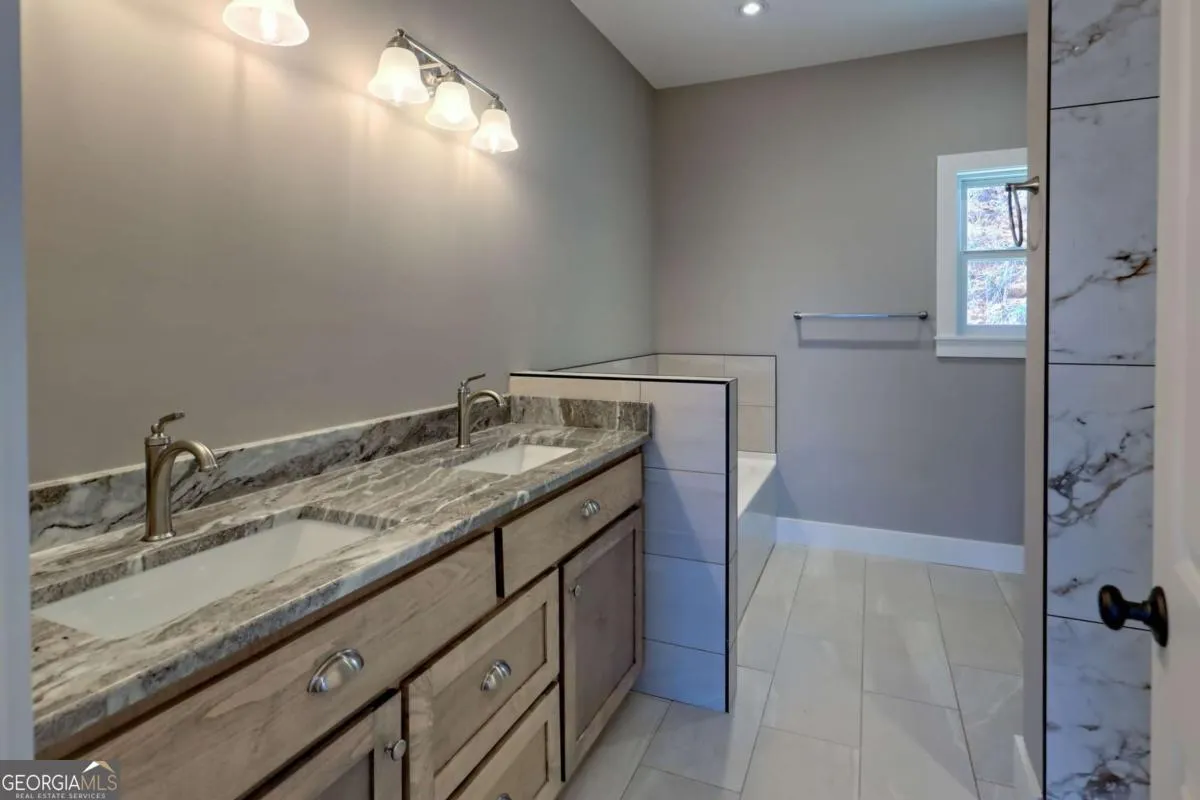 1378 Summit Trail