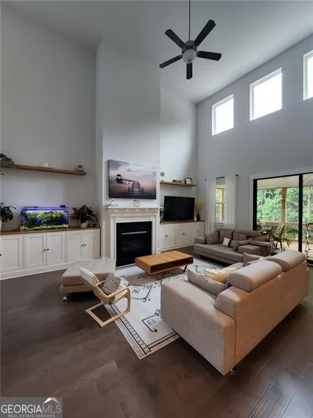 116 CRESTBROOK Way