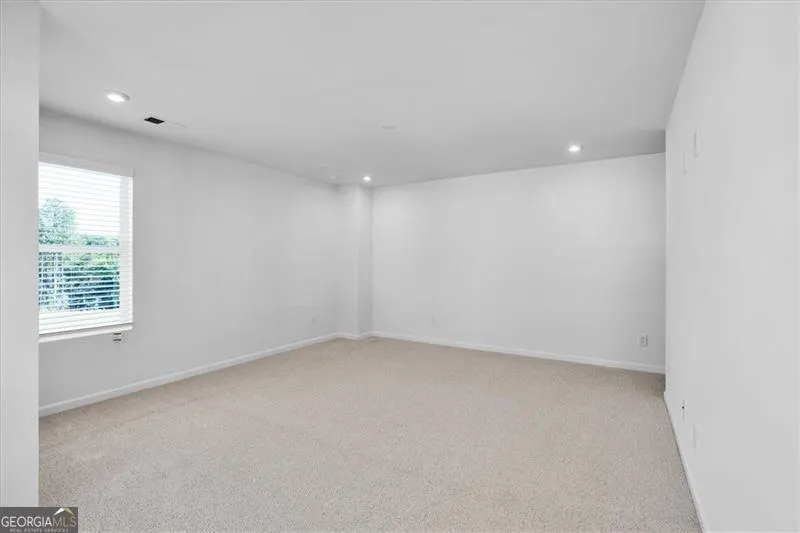 1186 PARK CENTER Circle