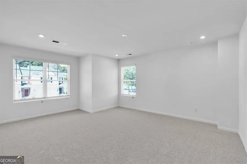1186 PARK CENTER Circle