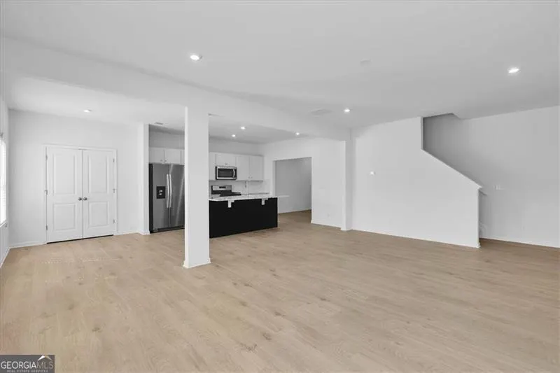 1186 PARK CENTER Circle