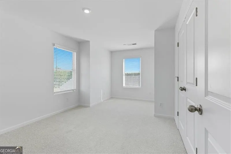 1186 PARK CENTER Circle