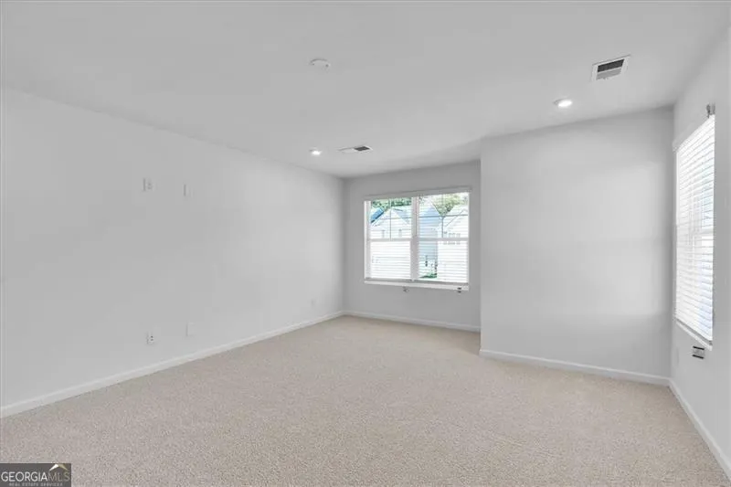 1186 PARK CENTER Circle