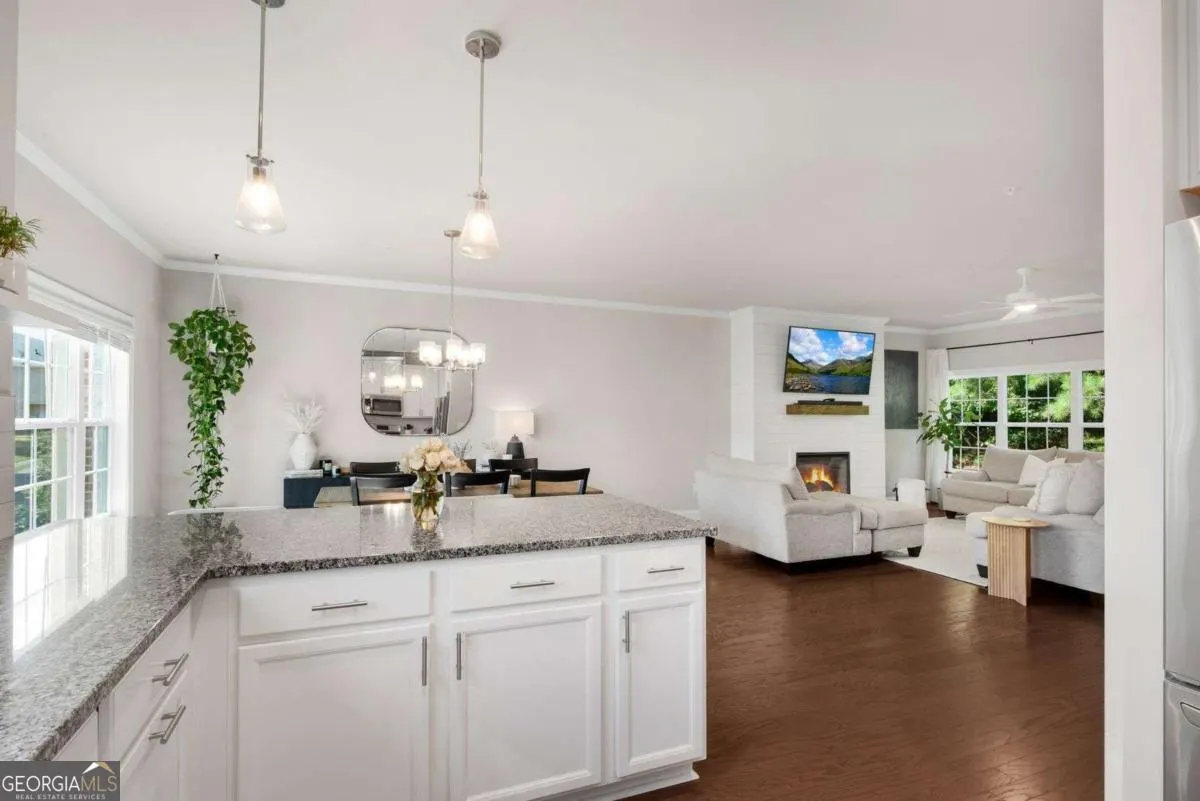1402 Glen Ivy