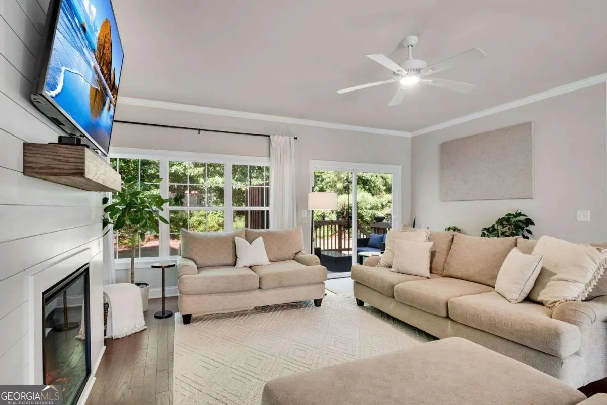 1402 Glen Ivy