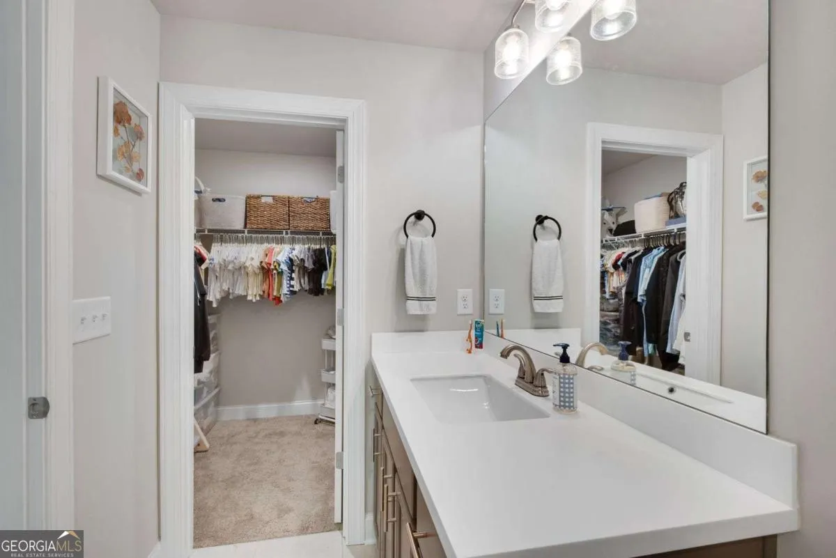 1402 Glen Ivy
