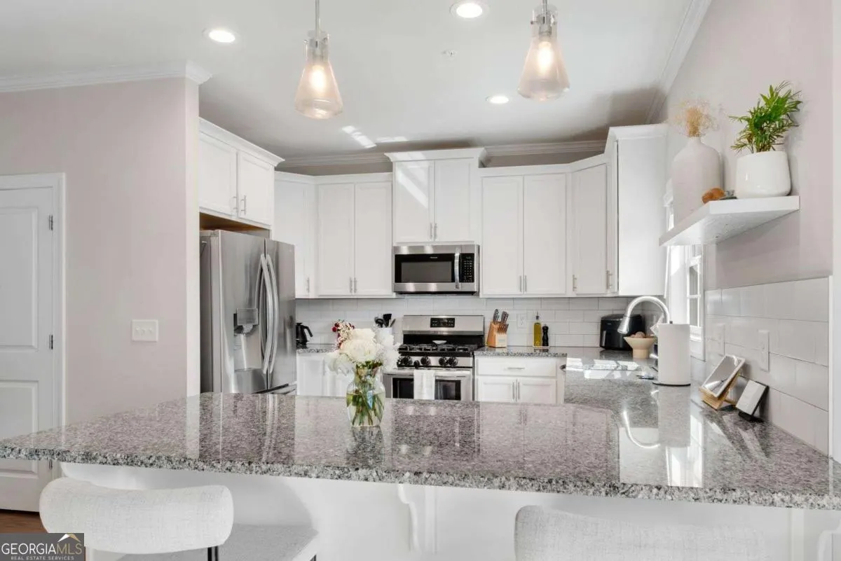 1402 Glen Ivy