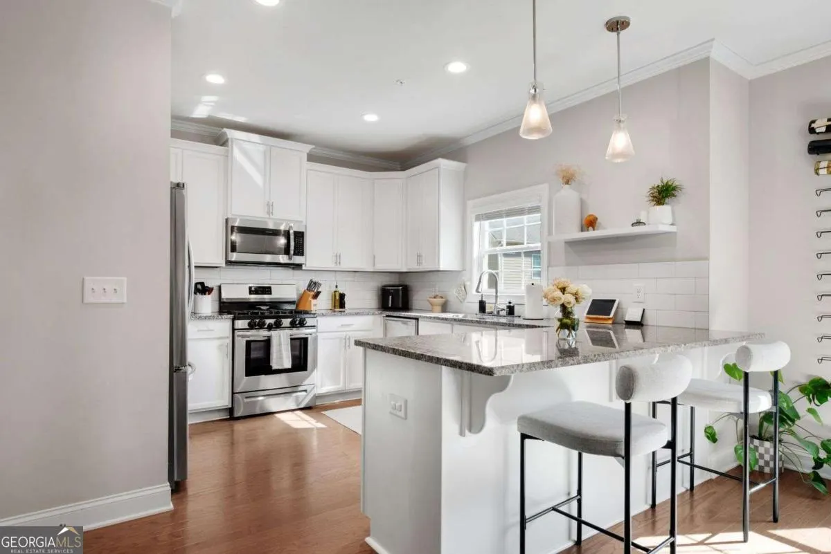 1402 Glen Ivy