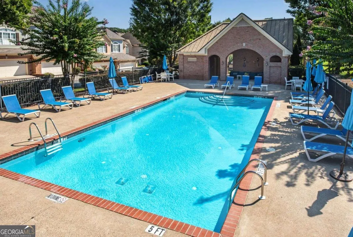 1402 Glen Ivy