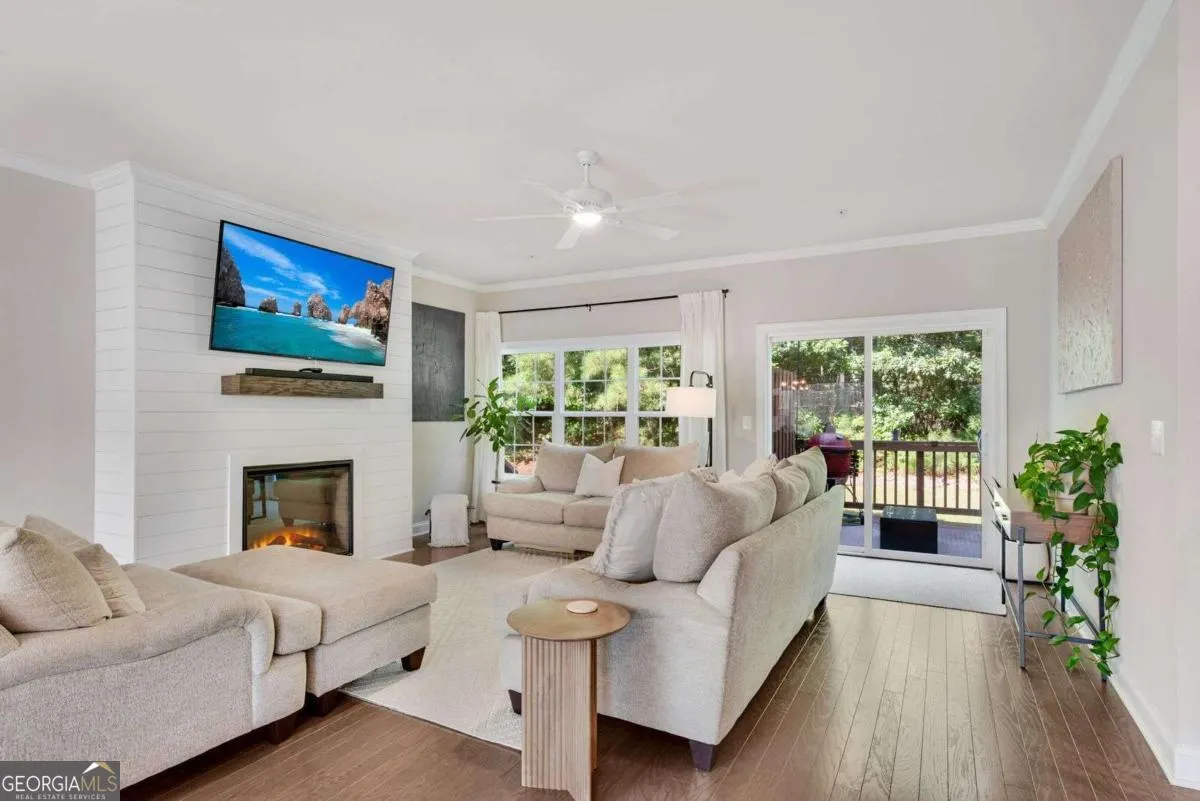 1402 Glen Ivy