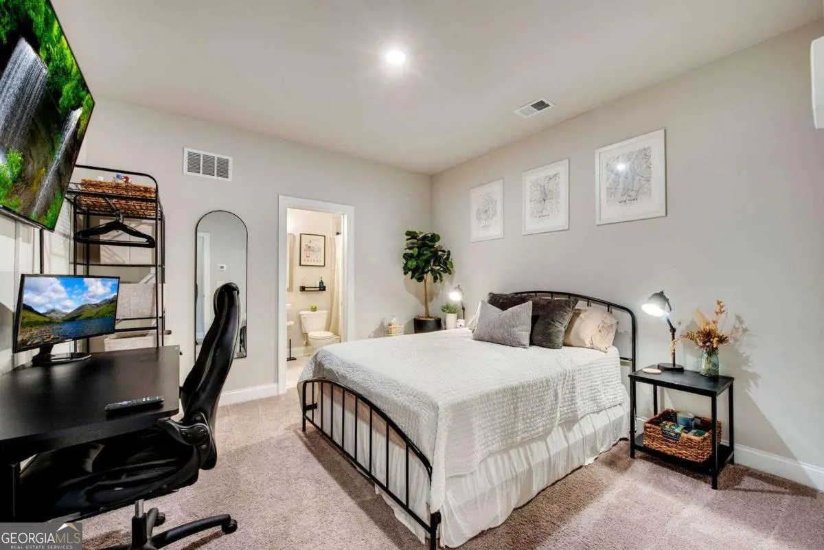 1402 Glen Ivy