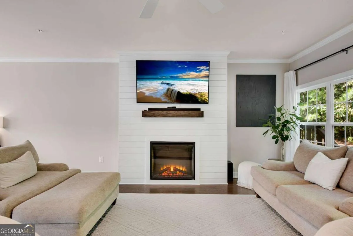 1402 Glen Ivy