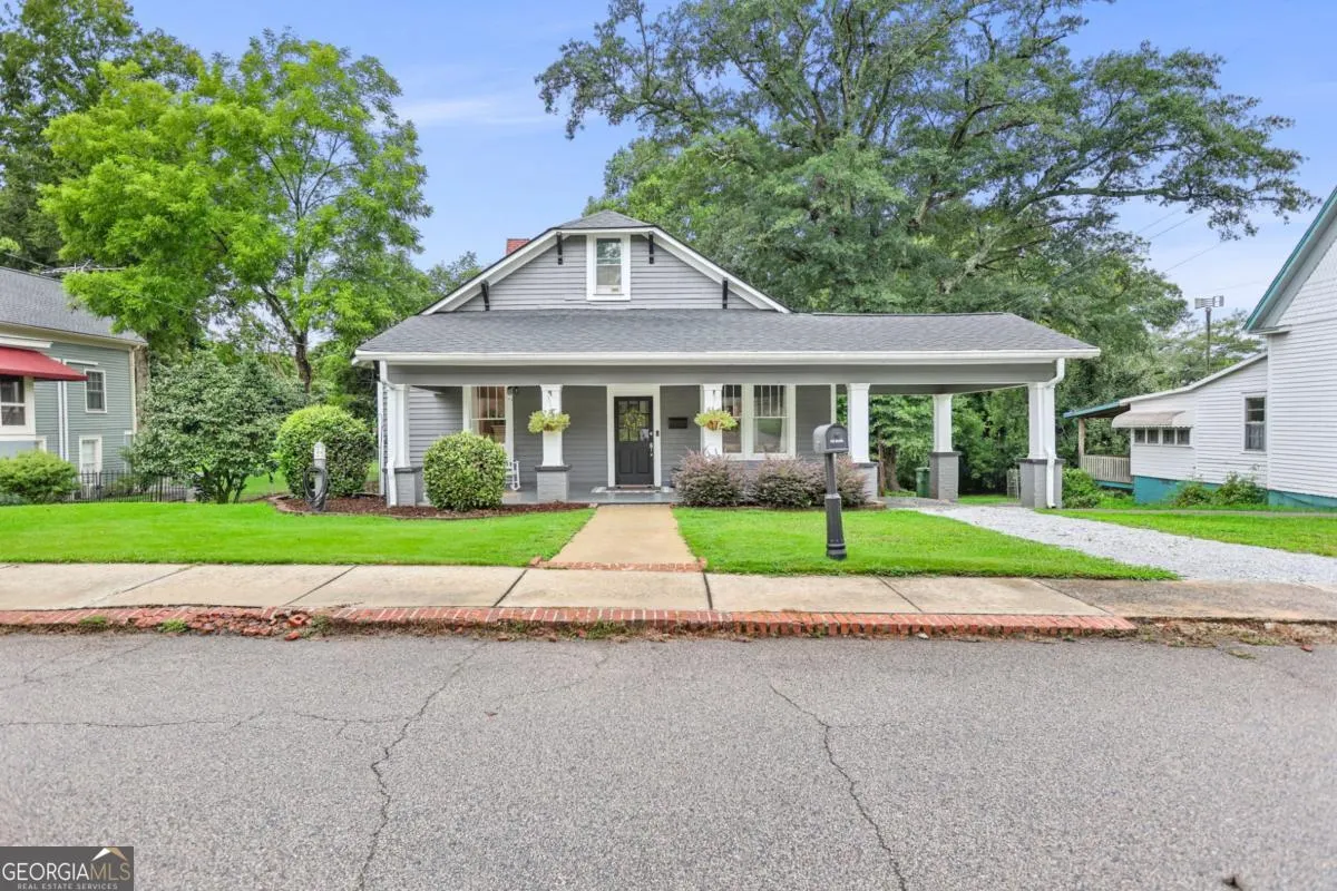 201 Oak Street