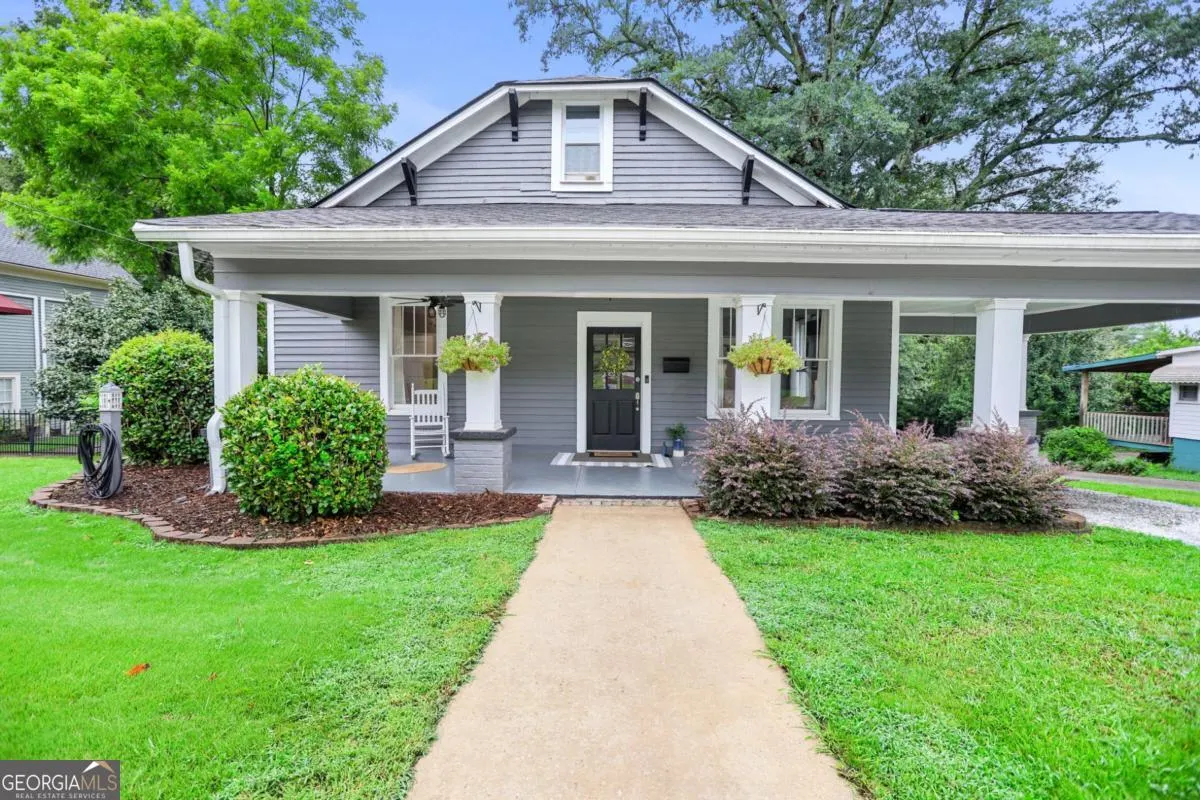 201 Oak Street