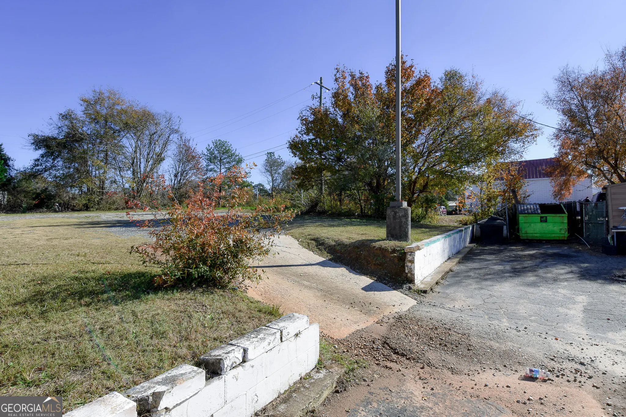 1082 Highway 19 N