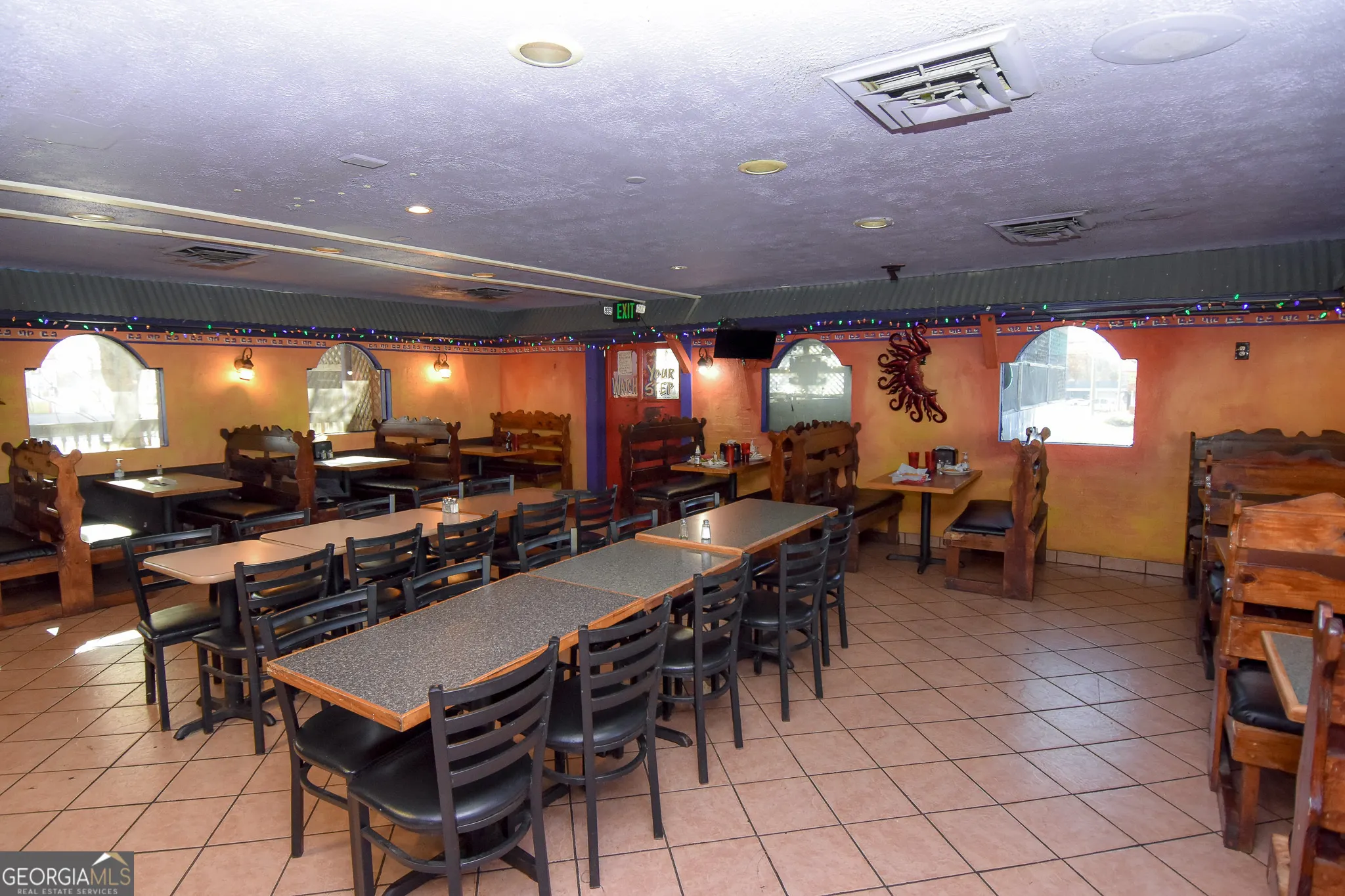 1082 Highway 19 N
