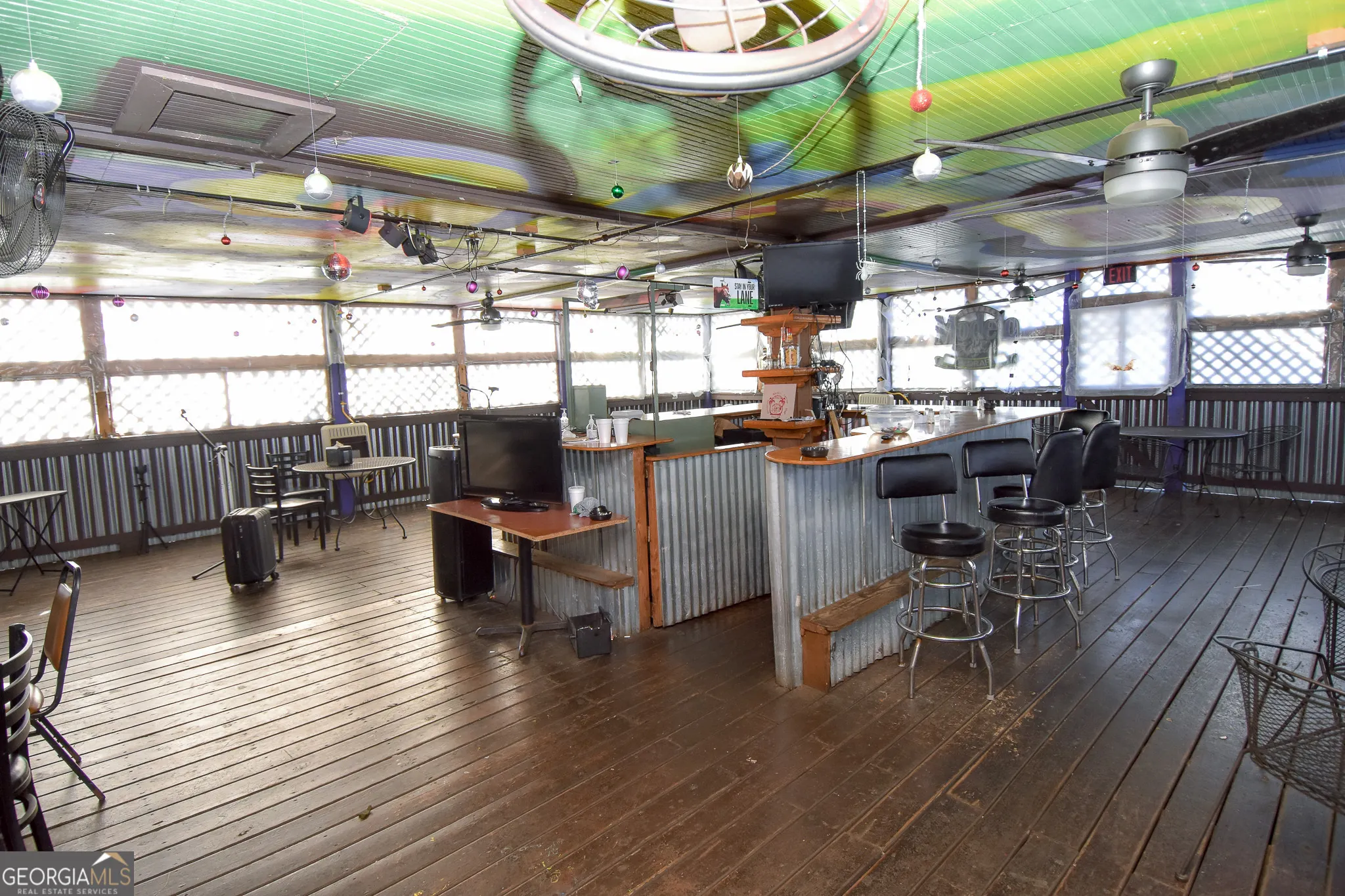 1082 Highway 19 N