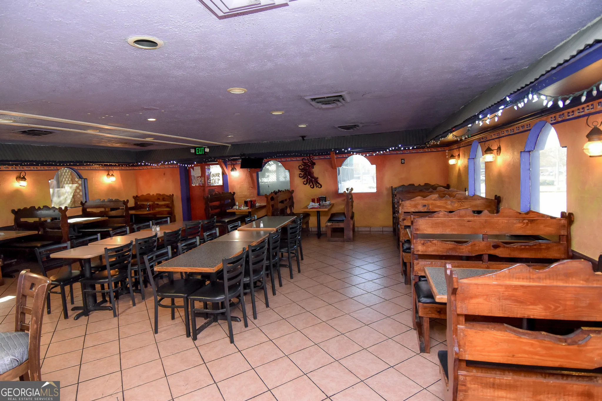 1082 Highway 19 N