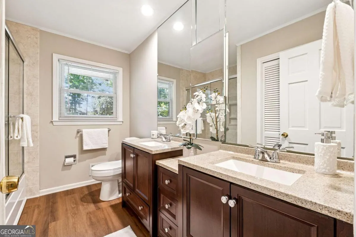 221 Shady Lane SW