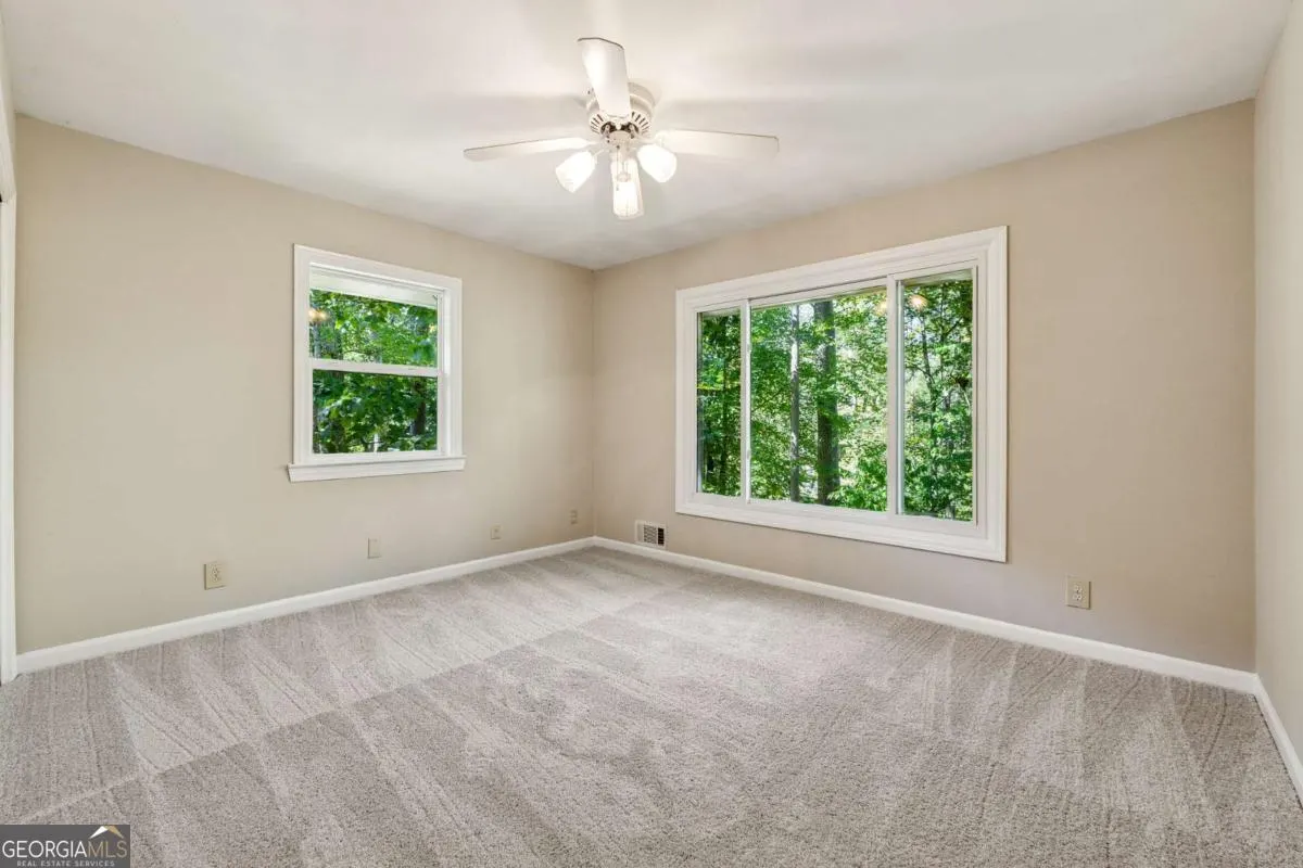 221 Shady Lane SW