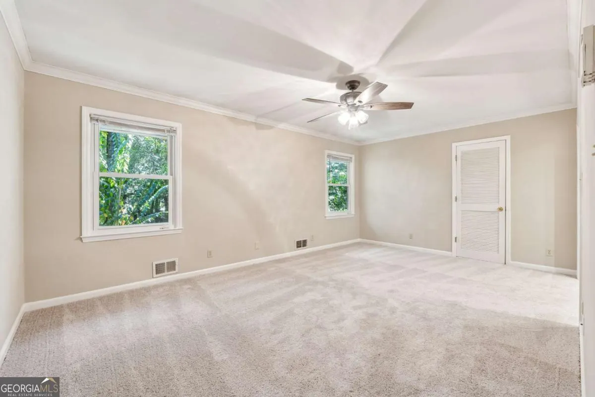 221 Shady Lane SW