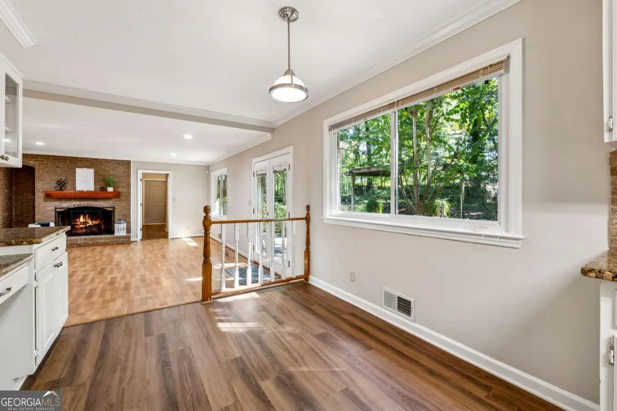 221 Shady Lane SW