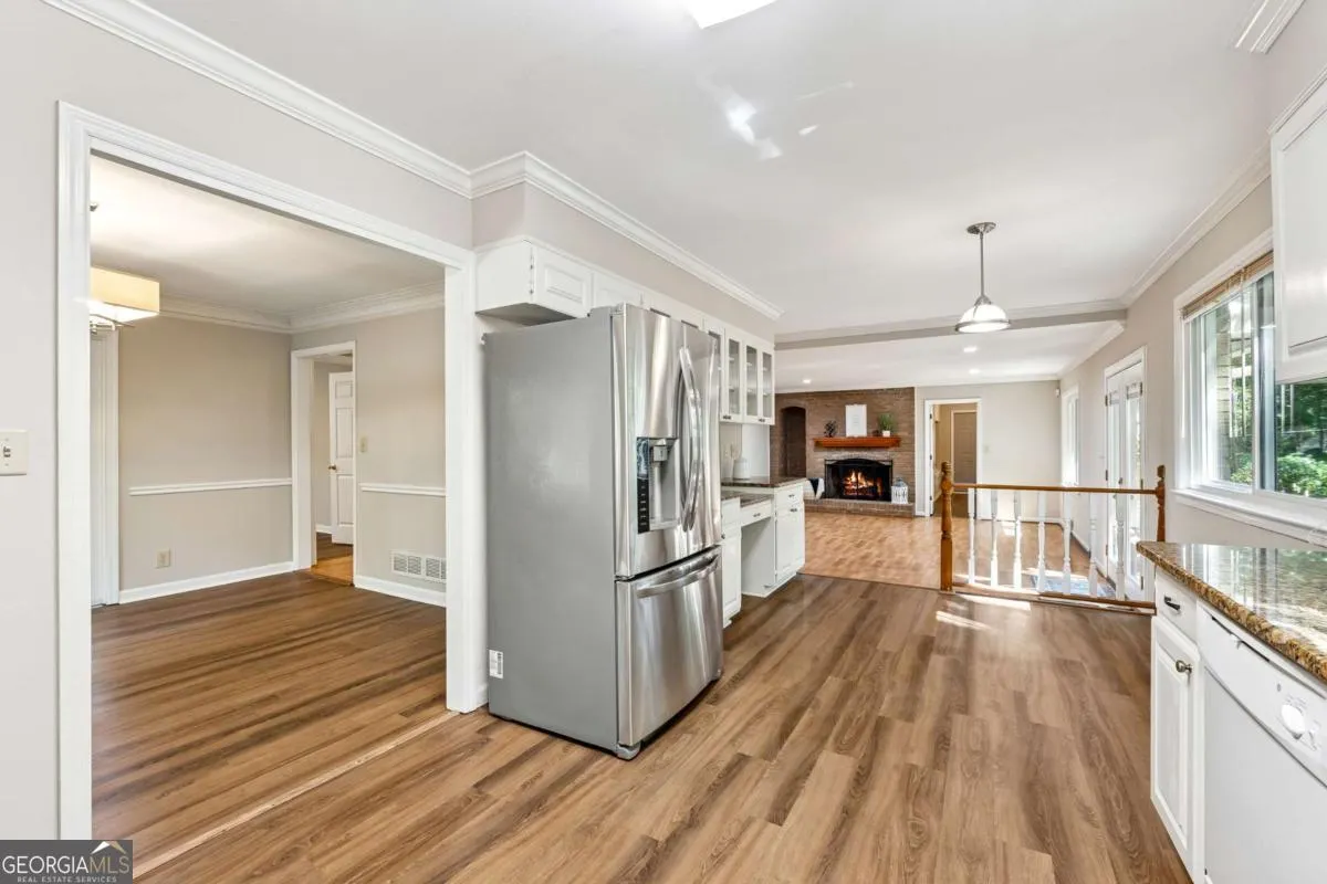 221 Shady Lane SW