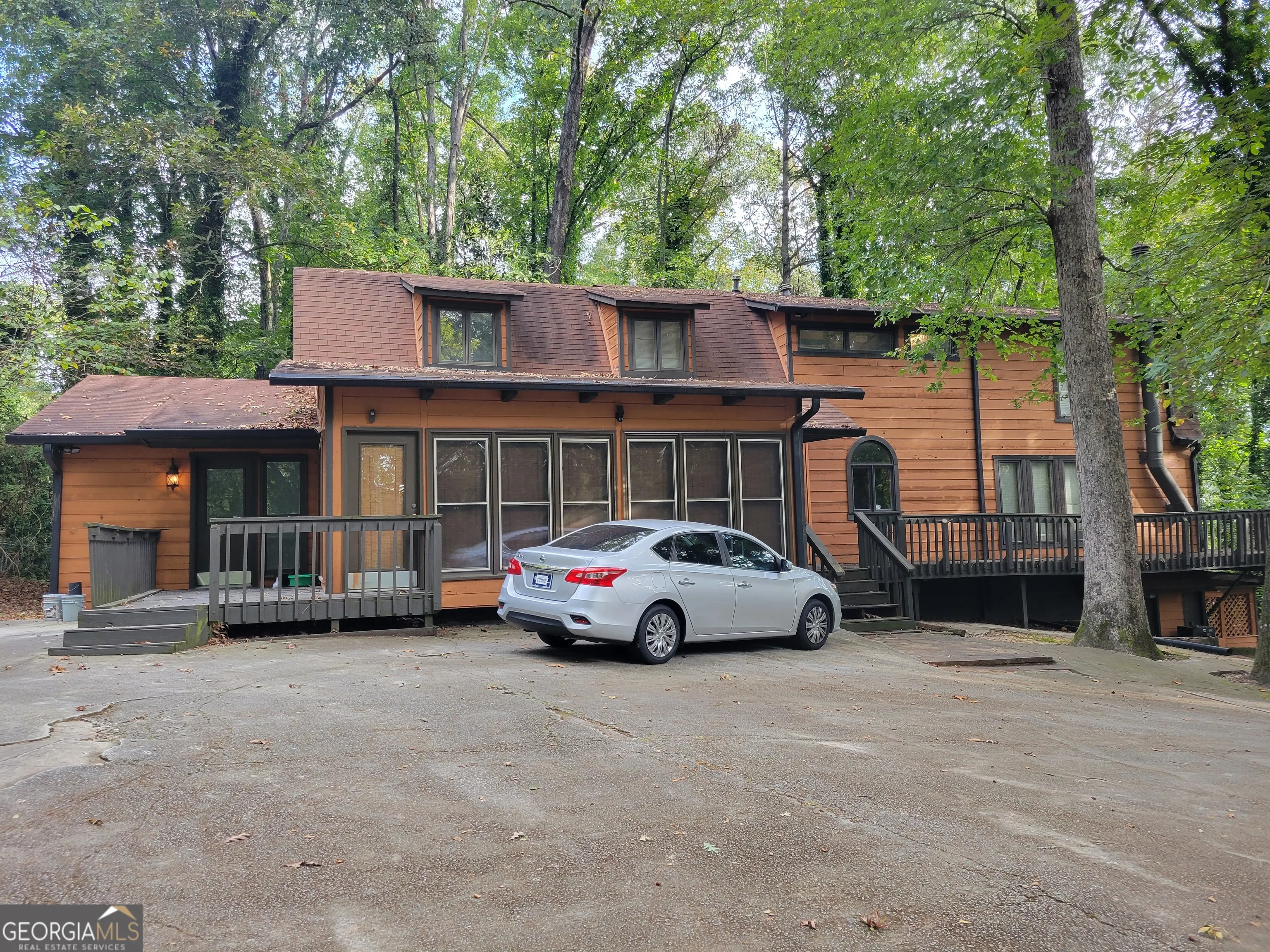2530 Rockbridge Road NW