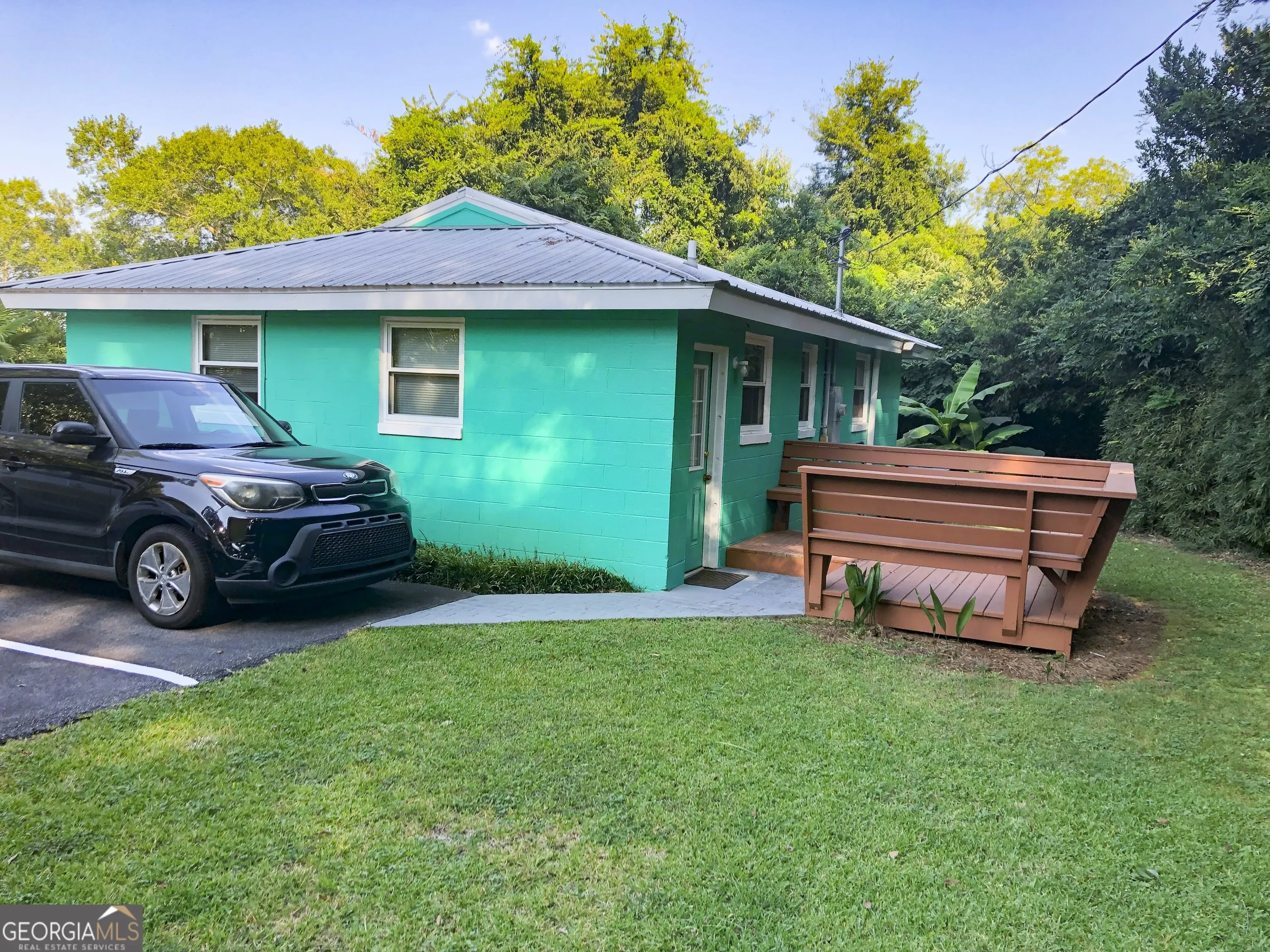 559 Pulaski Street