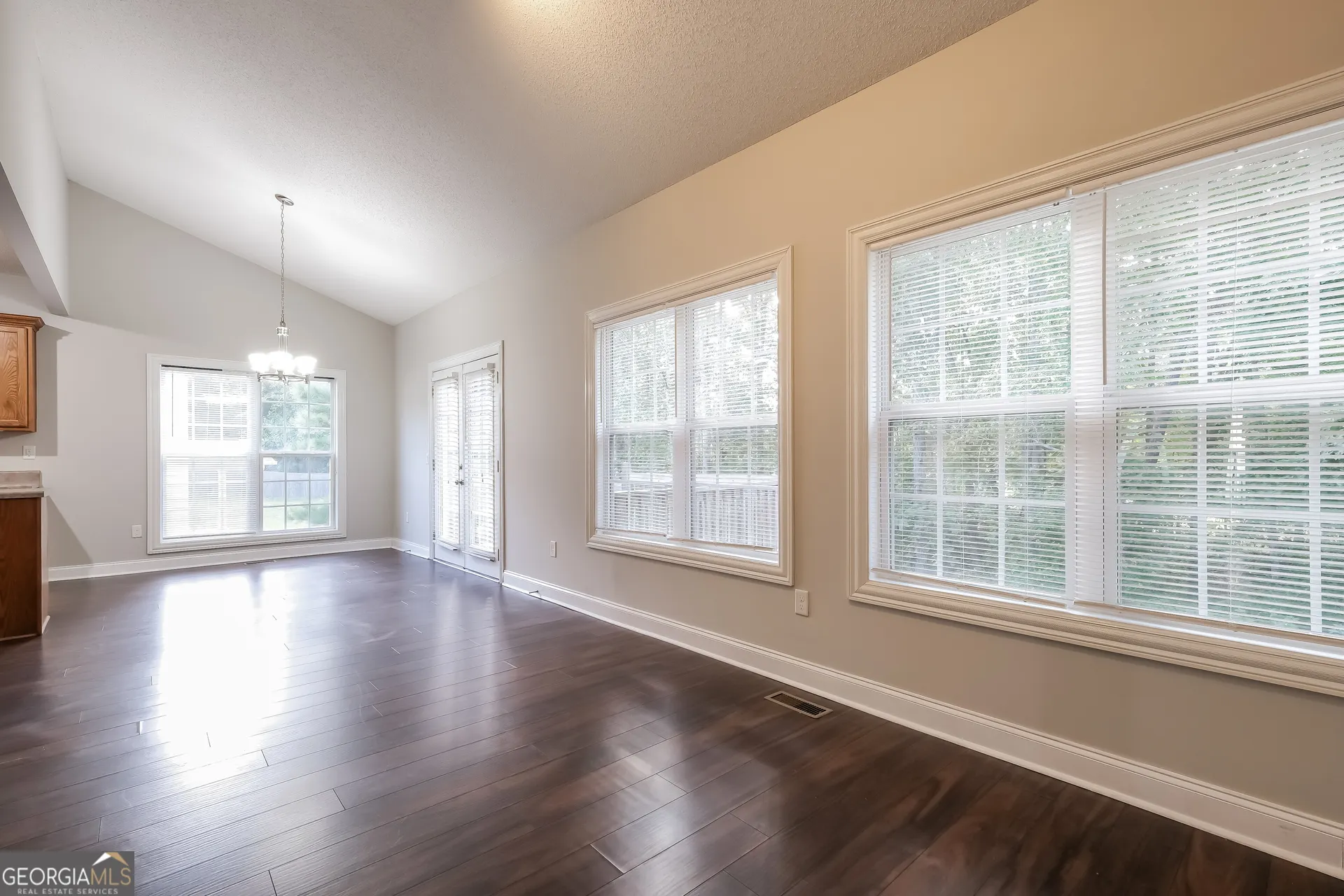 284 Ivey Lake Parkway