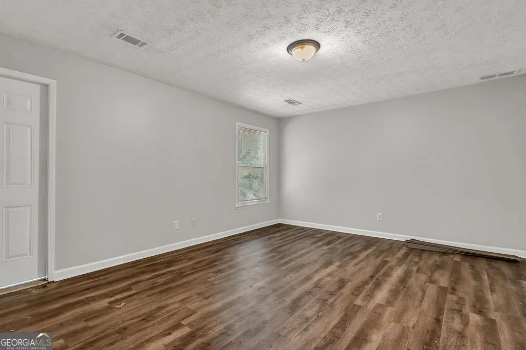 3189 Glen Hollow Drive