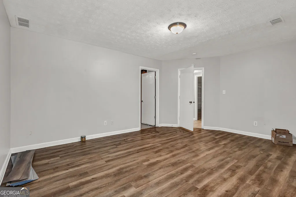 3189 Glen Hollow Drive