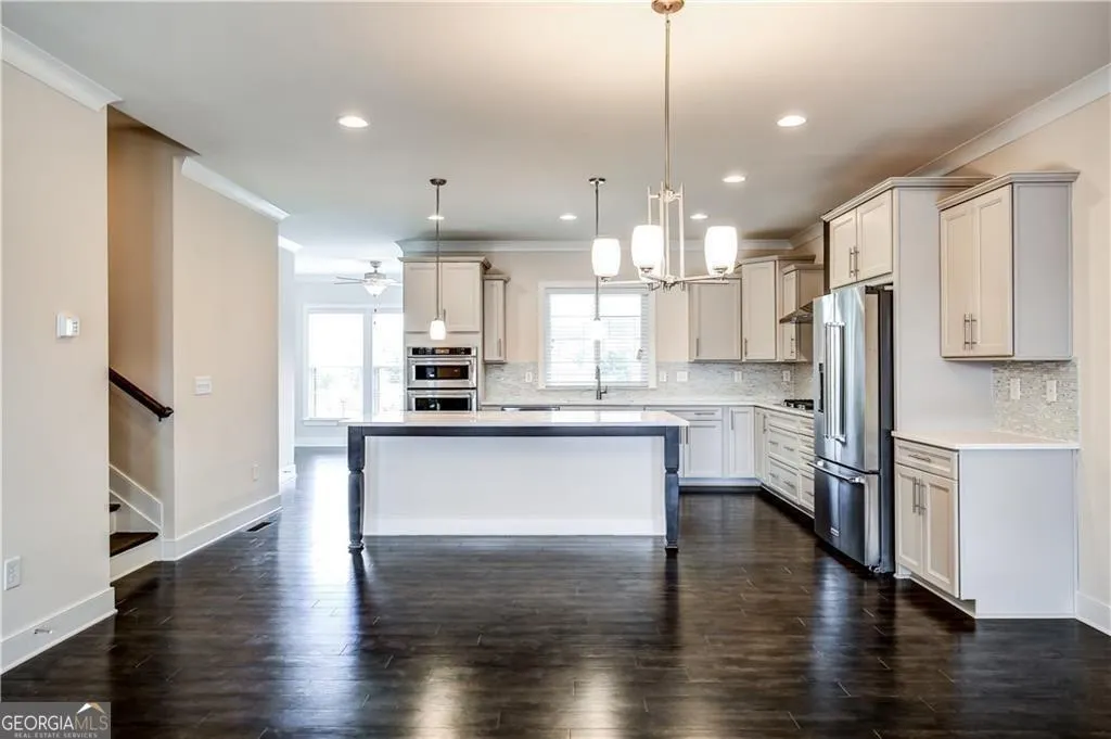 827 Stone Ridge Lane