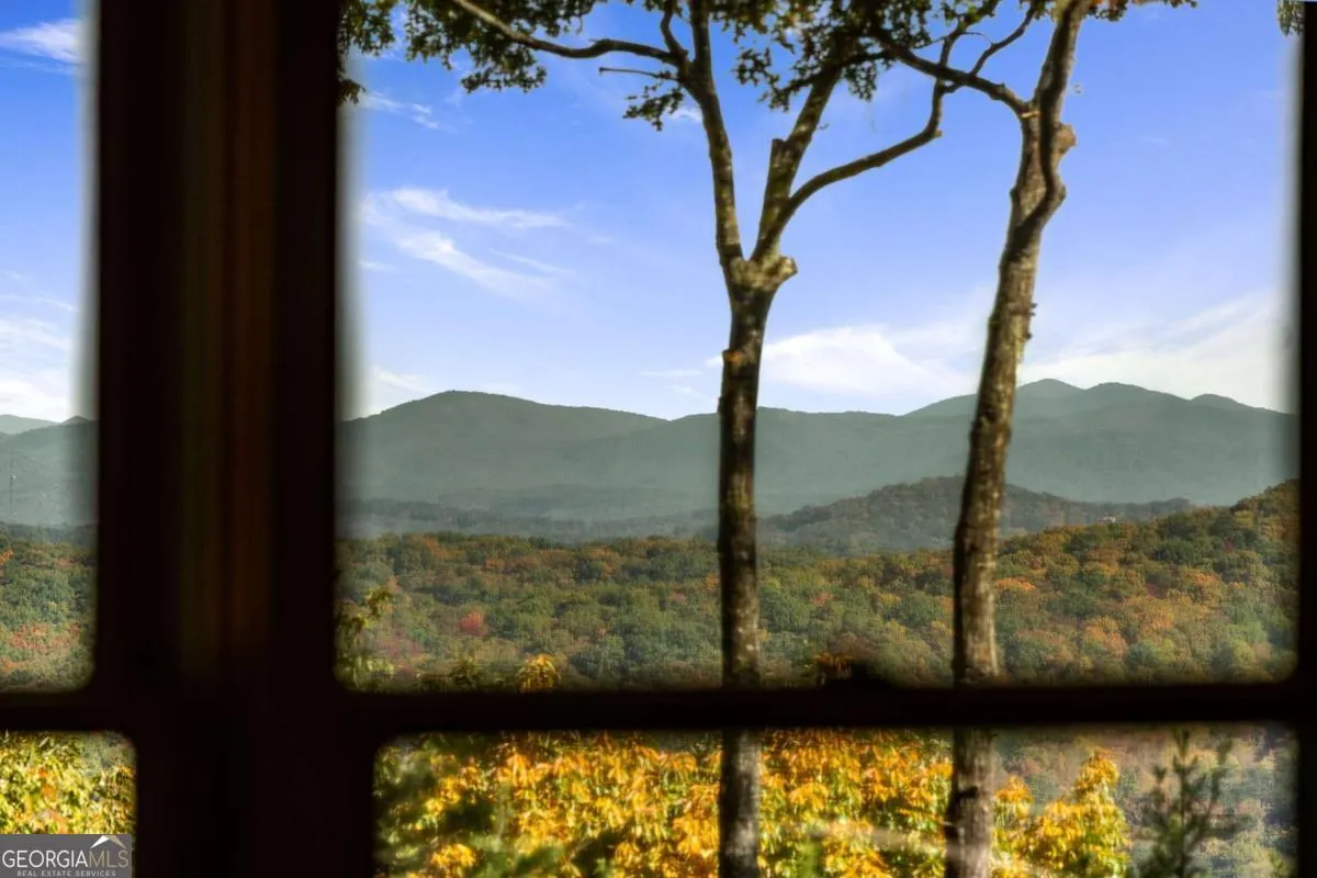 1655 Mangums Trail