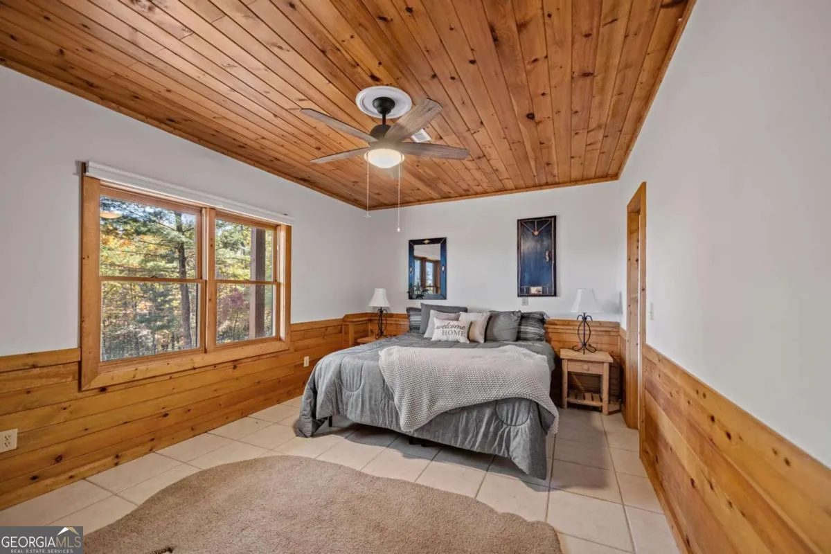 1655 Mangums Trail