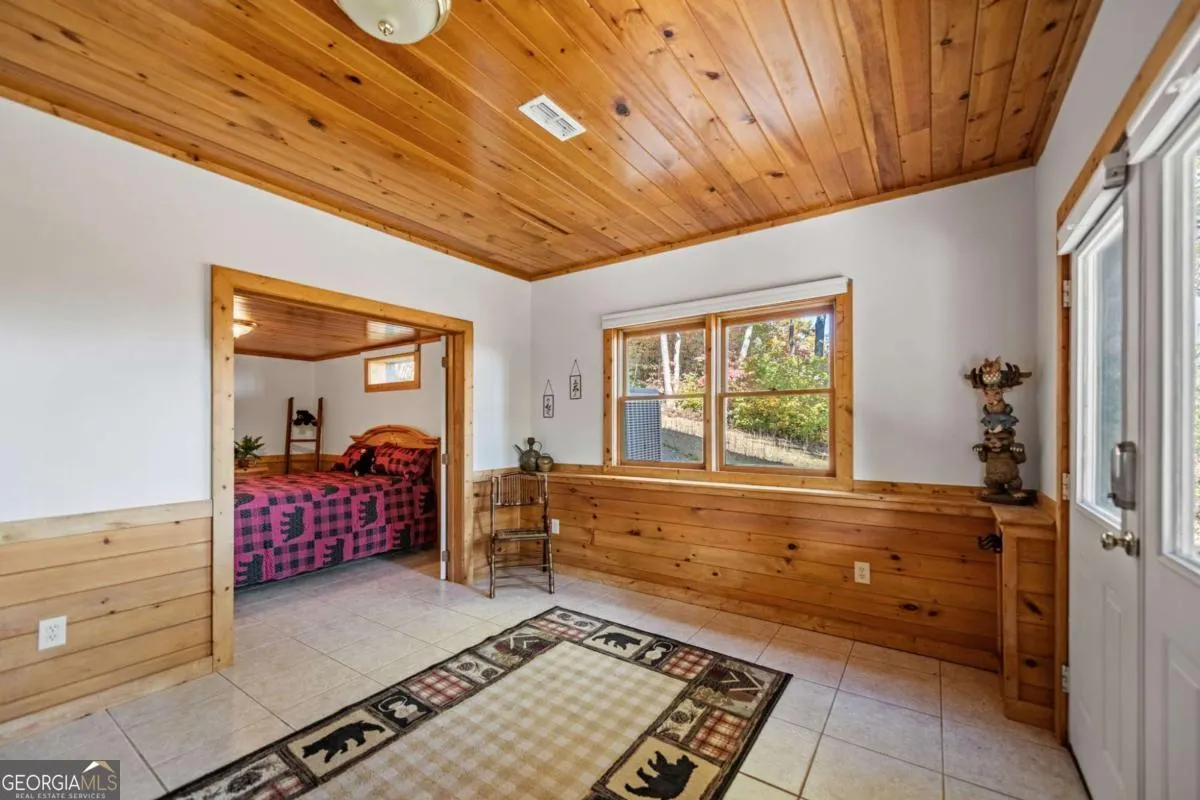 1655 Mangums Trail
