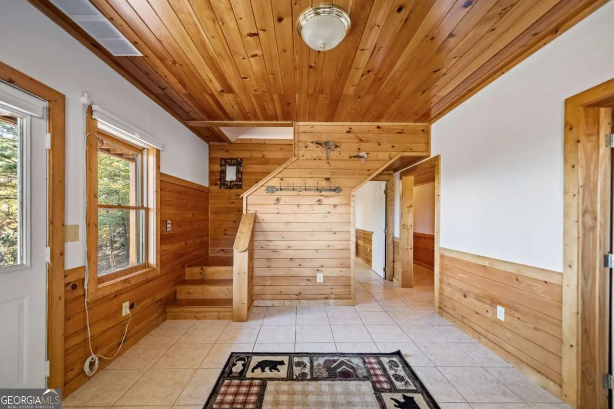 1655 Mangums Trail