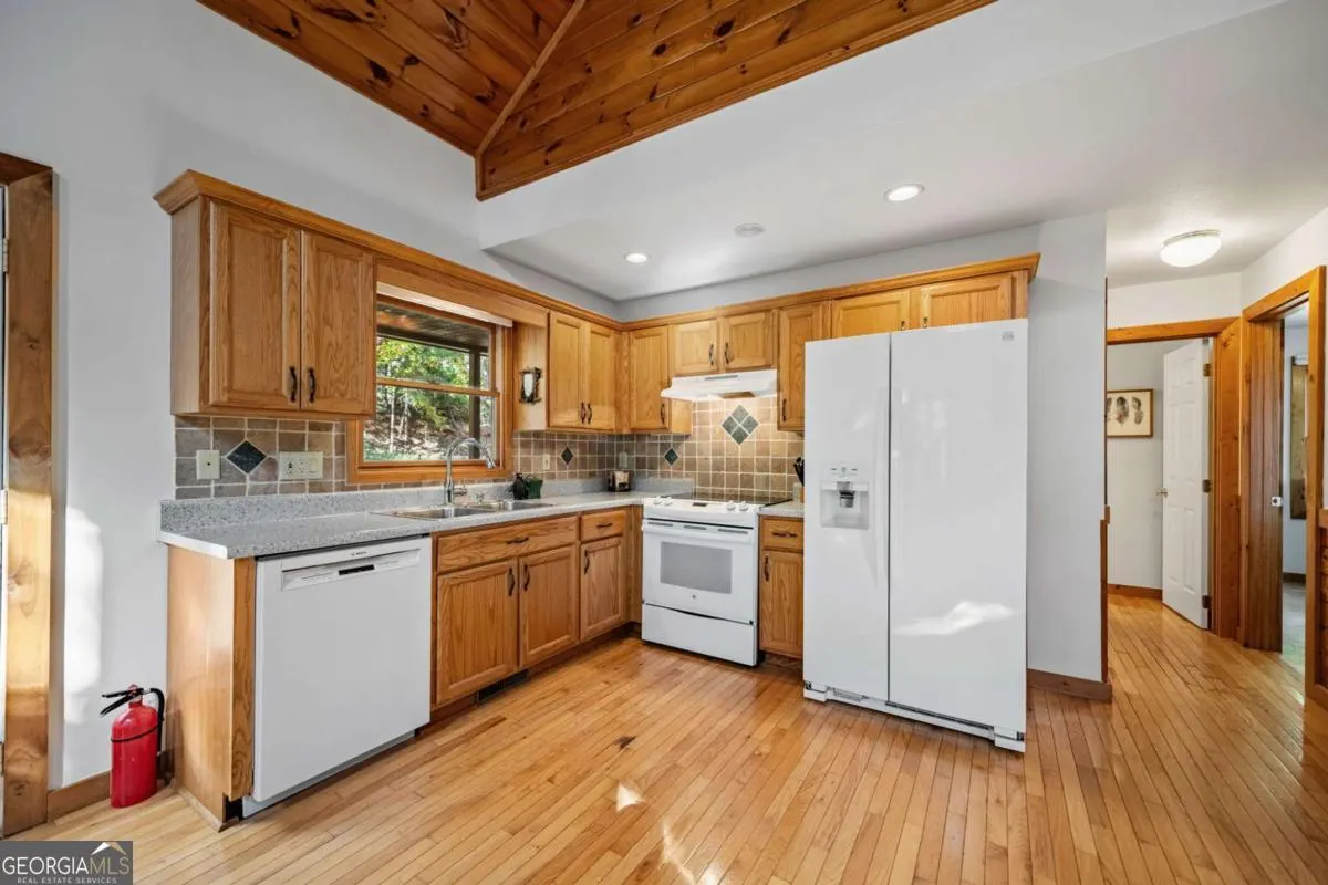 1655 Mangums Trail