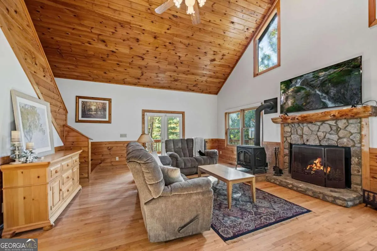 1655 Mangums Trail