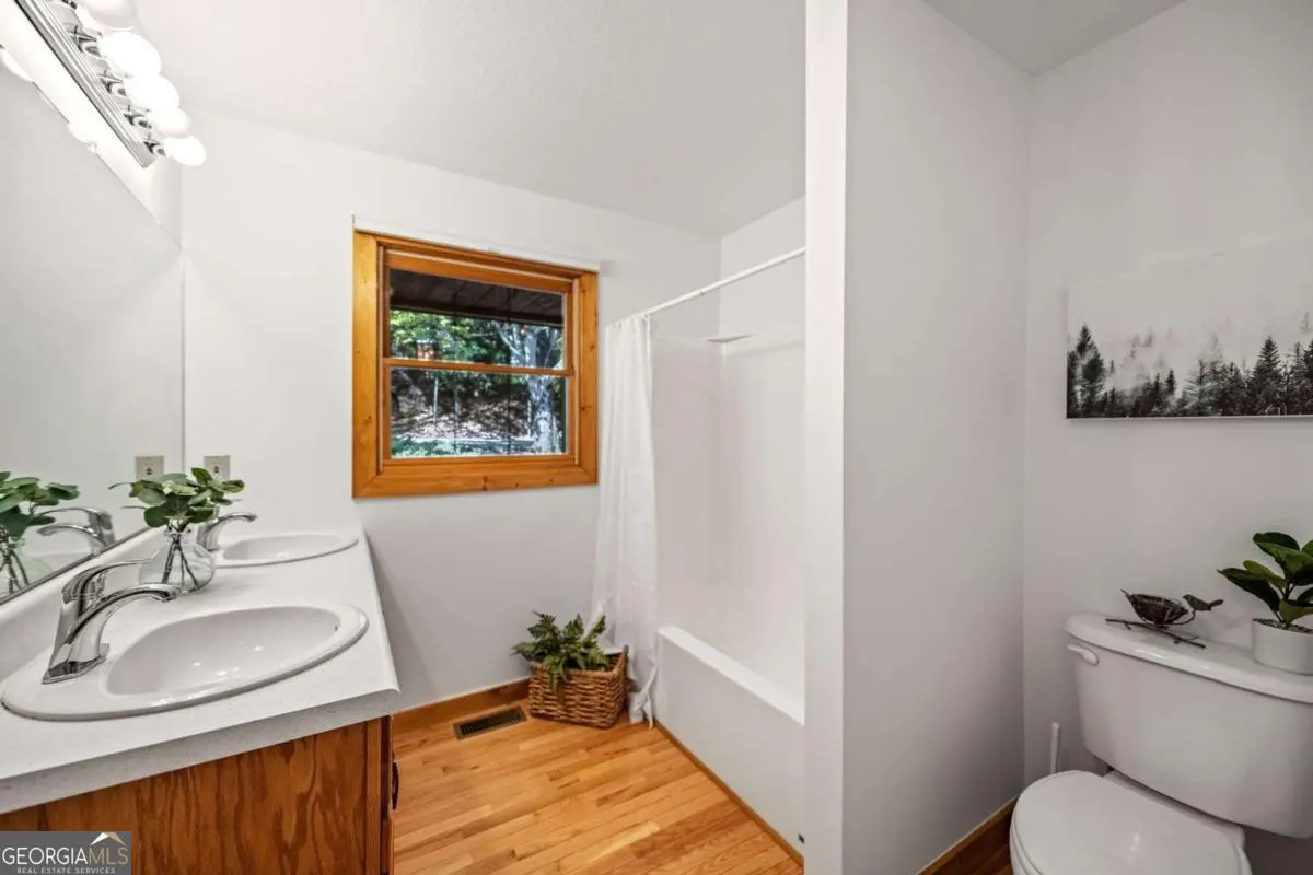 1655 Mangums Trail