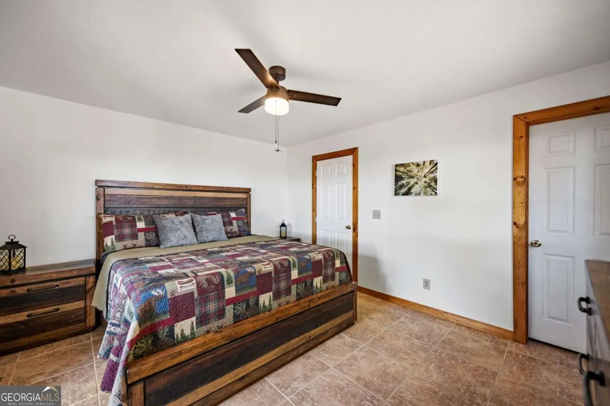 1655 Mangums Trail