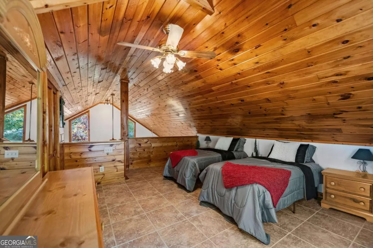 1655 Mangums Trail