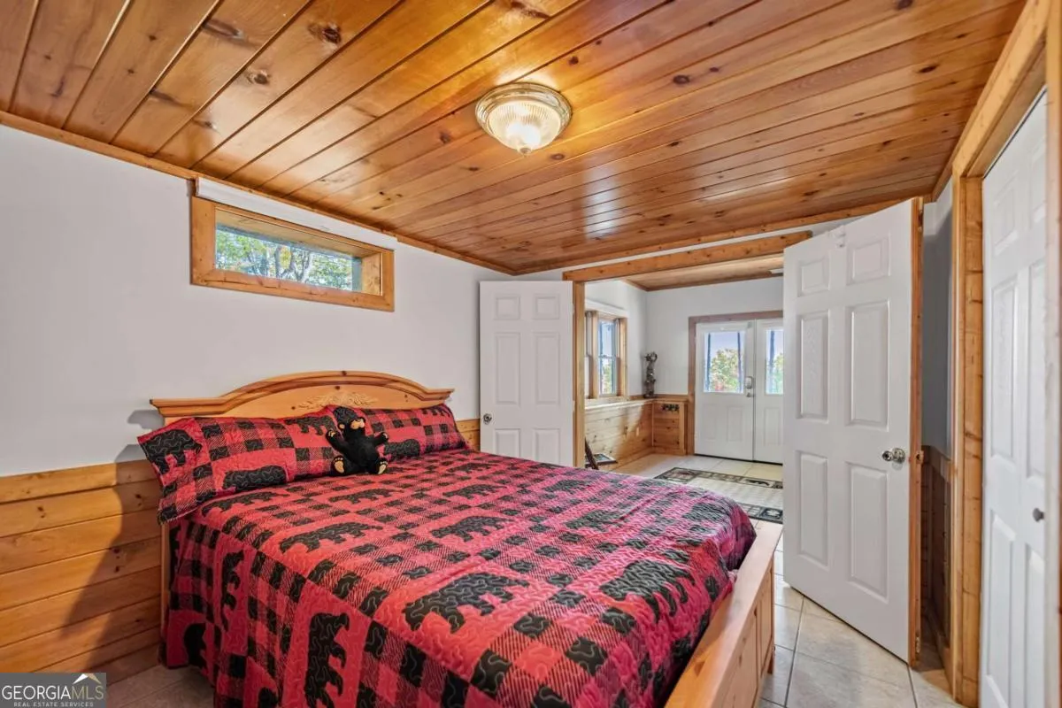 1655 Mangums Trail