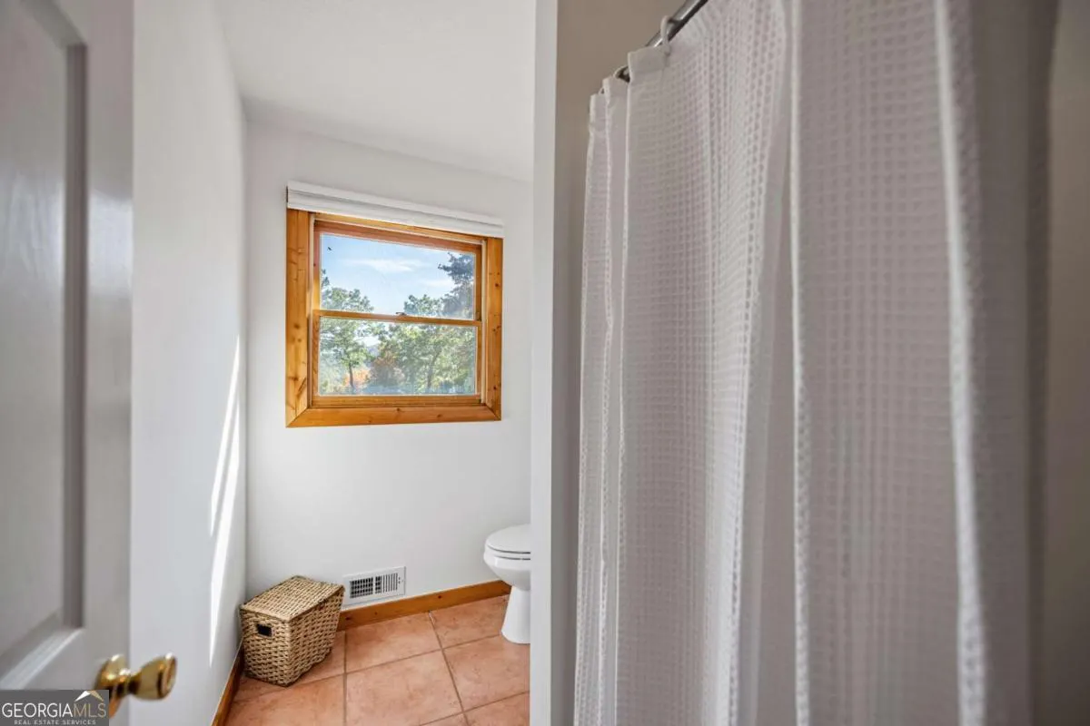 1655 Mangums Trail