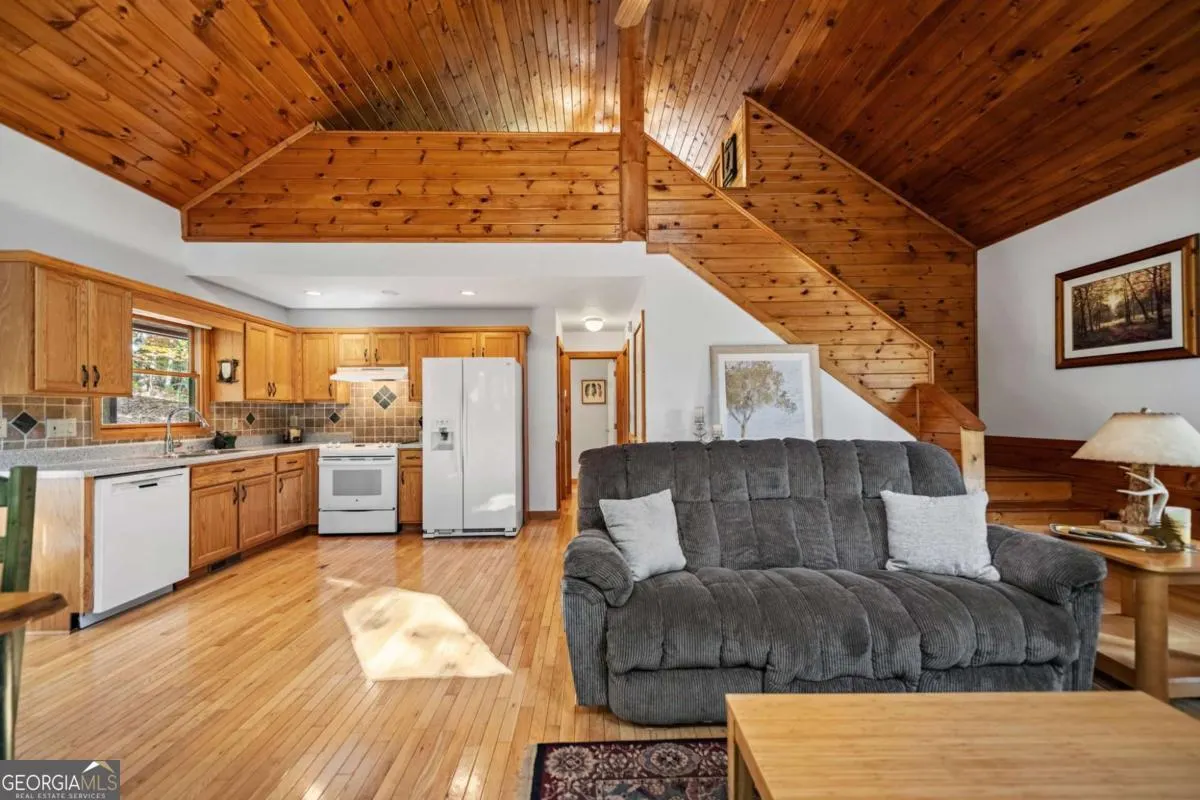 1655 Mangums Trail